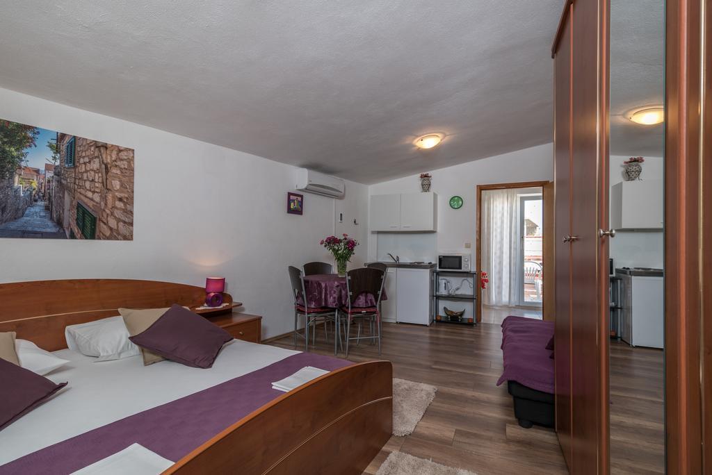 Apartments Mare Trogir Exterior photo