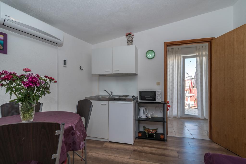 Apartments Mare Trogir Exterior photo