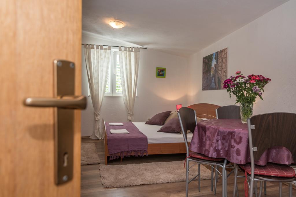 Apartments Mare Trogir Exterior photo